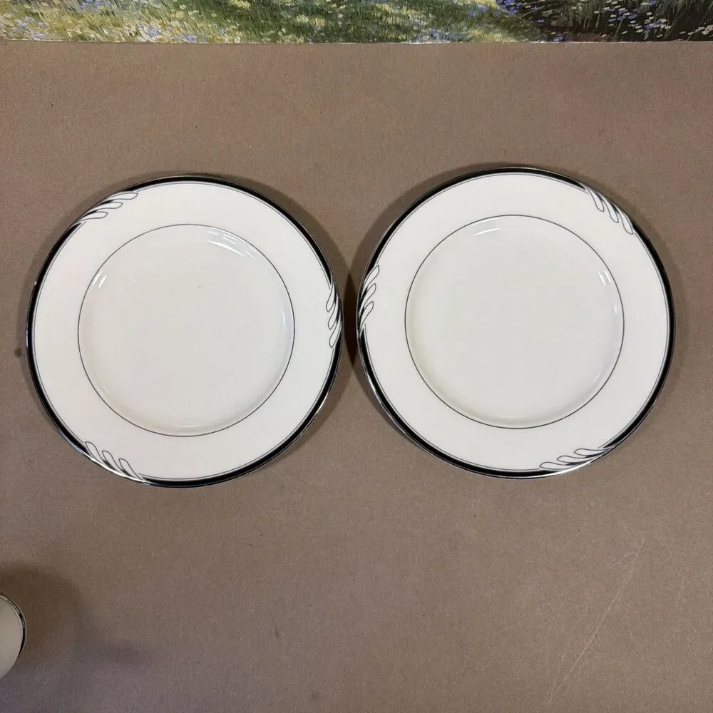 Oscar de la Renta Fine Ivory Hospitality Platinum Black 4 Salad Plates LAF-13